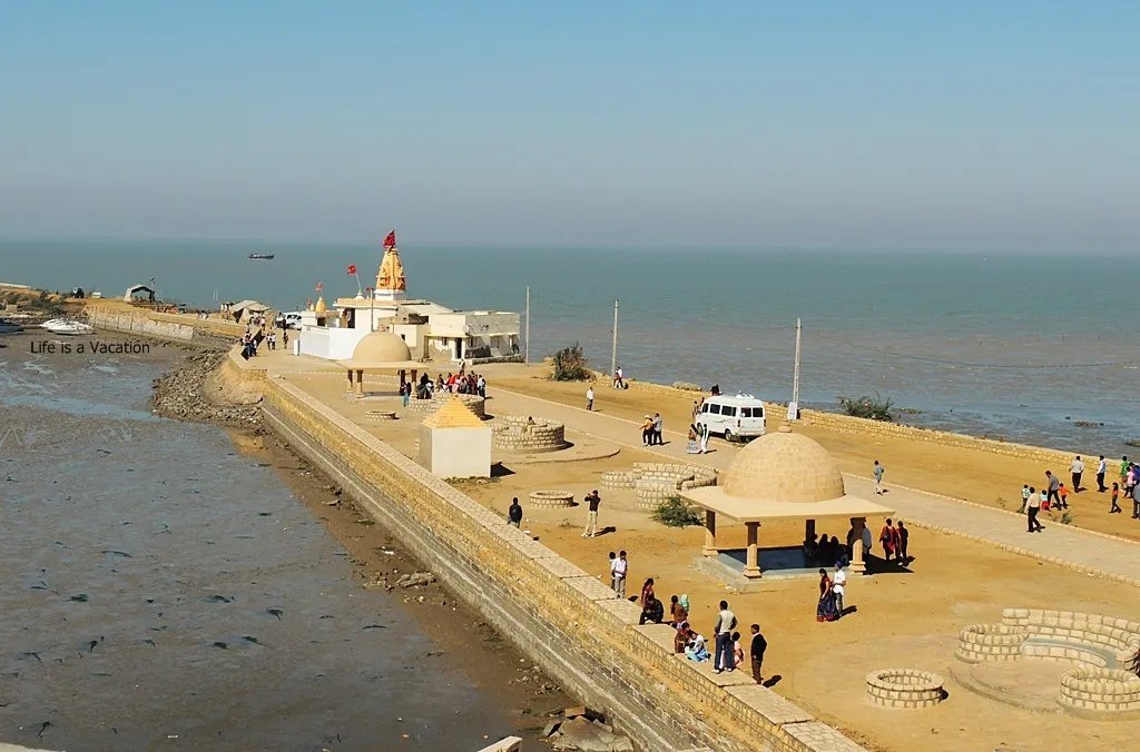 Narayan Sarovar and Koteshwar taxi booking
